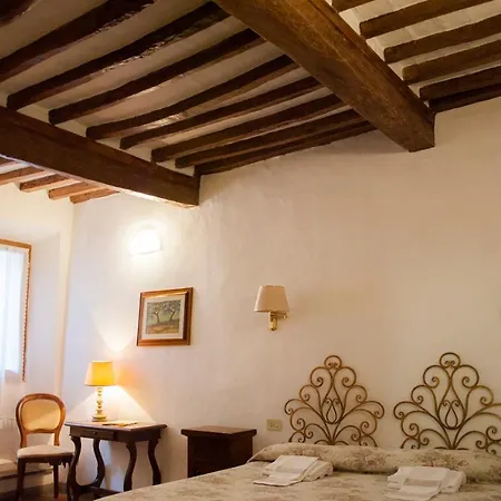 Il Pino Bed & Breakfast *
